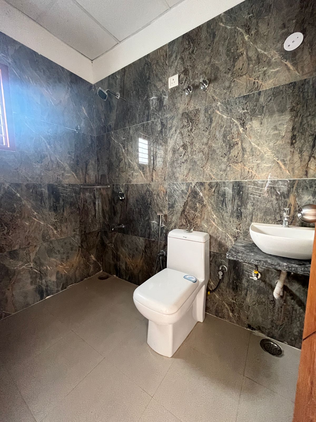 3 BHK Luxuries resale Spacious Flat in Sumer Nagar , Mansarovar , Jaipur